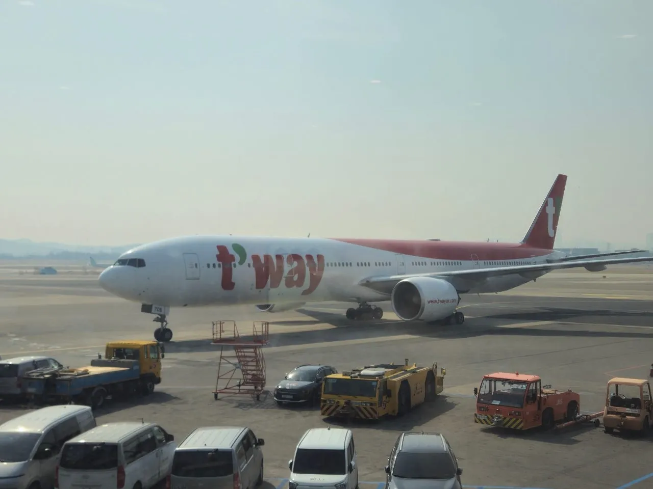 [첫 운항] 티웨이항공 B777-300ER First/ Biz/ P-Eco/ Eco 좌석 사진